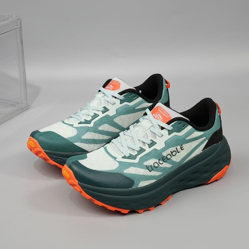 2026 New Autumn Trail Running  - Men Shoes Vs Women review and price